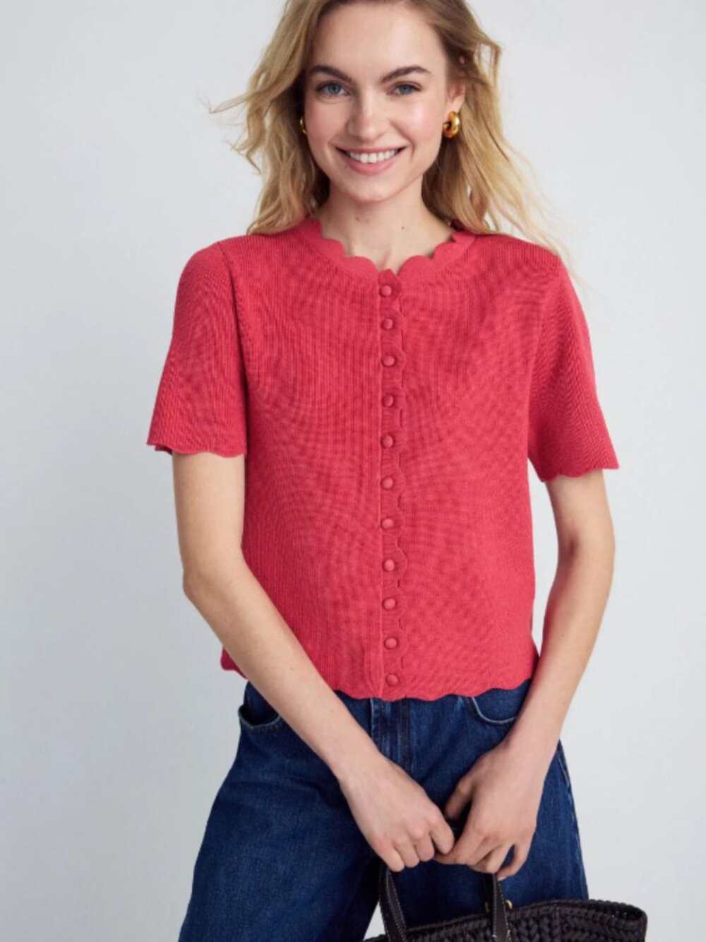 RTR-192 CeCe Crew Neck Top with Scallop Edge
